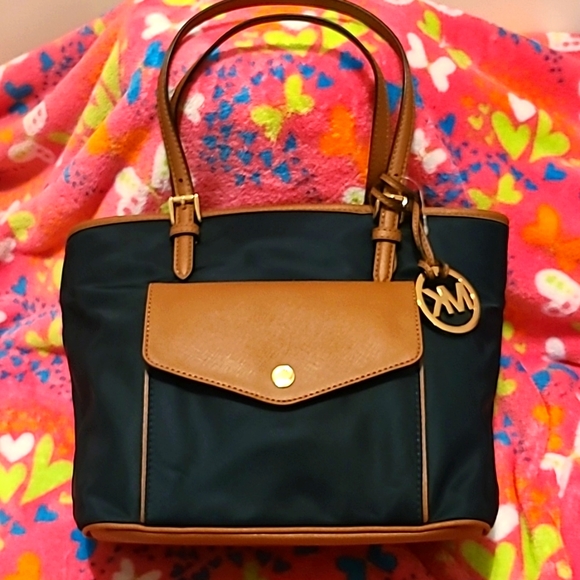 MICHAEL Michael Kors Handbags - NWT Michael Kors small Jet set bag